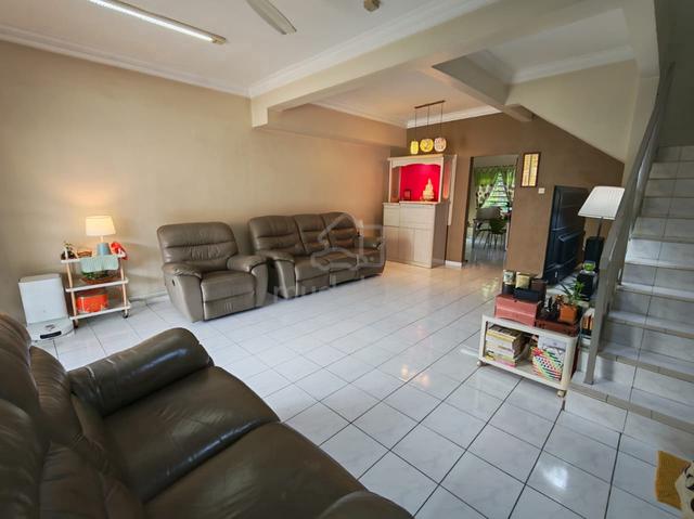 Facing South, Renovated Double Storey House, Kota Kemuning Greenhills 1