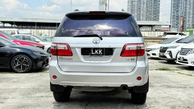 2010 Toyota FORTUNER 2.5 G FACELIFT (A) - 3