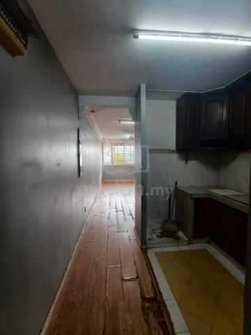 Apartment Abdullah Hukum 1