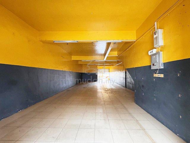 Ulu Tiram Facing Main Road Ground Floor Shop For Rent 1