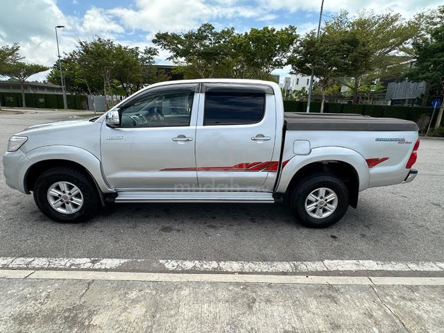 2012 Toyota HILUX 2.5 G VNT FACELIFT (A) - 4