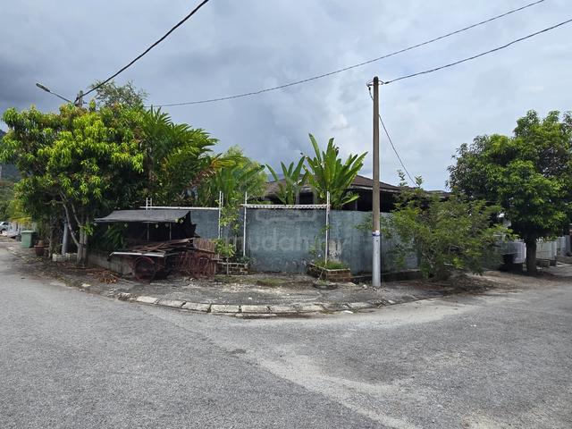 Single Storey House Corner At Taman Meru Perdana, Chemor, Perak. 3