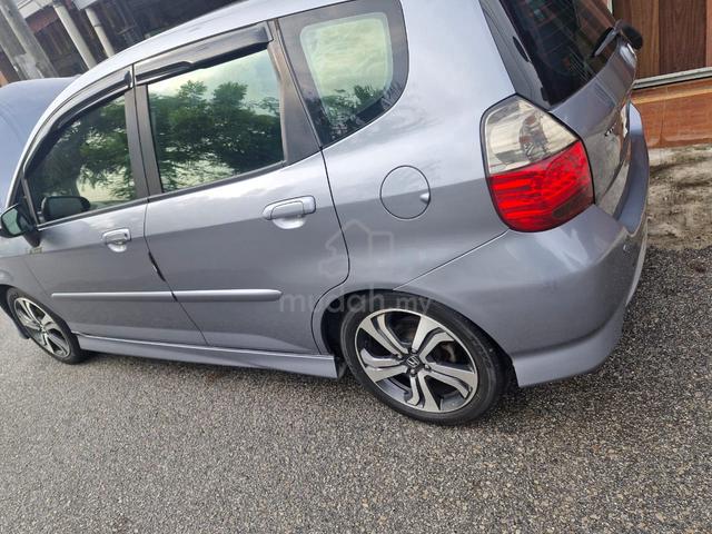 Honda Jazz 1.5 Vtec GD3 Ori CBU Thailand type s - 2