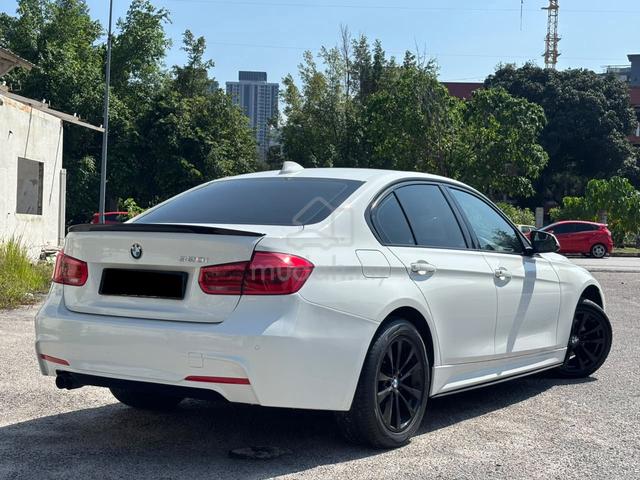 2016 Bmw 320i M SPORTS  2.0 Leather Seats/BODY KIT - 2