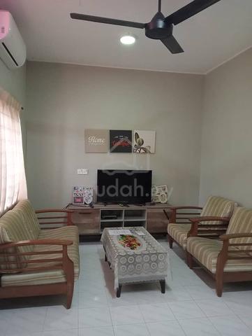 Tmn Kota Laksamana,upper unit townhouse 3r2b furnished unit for rent. 1