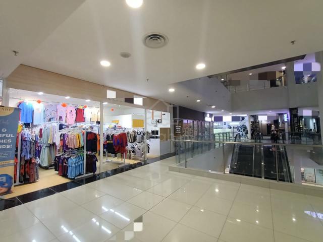 SALE ITCC Shopping Mall 1st Floor Shoplot (Next to escalator) 409sqft 1