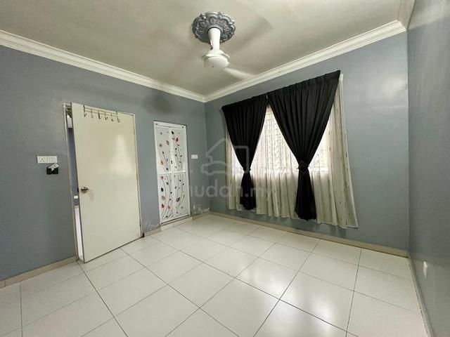 Lake View Apartment 4
