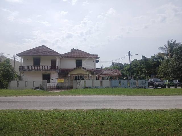 Corner Lot double storey at Batang Kali Sel 1