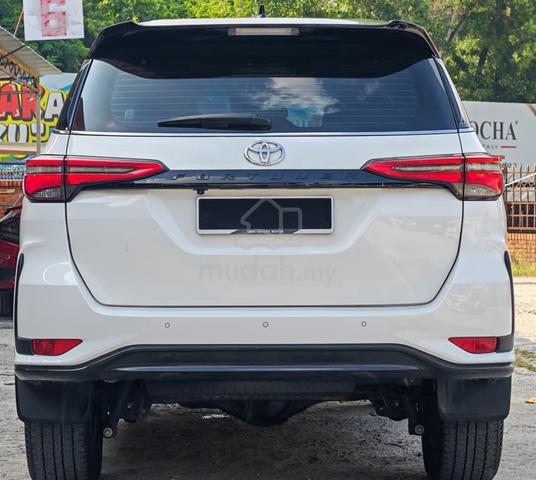 22 Toyota FORTUNER 2.8 VRZ FULL SVC under warranty - 5