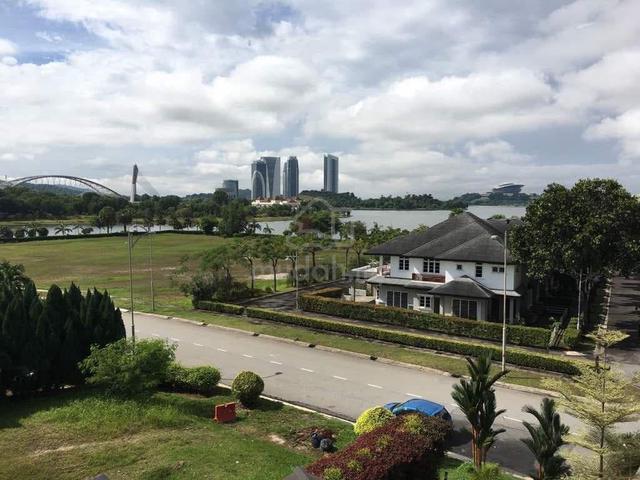 EXCLUSIVE BUNGALOW-Perdana LAKEVIEW EAST Cyberjaya -DIRECT FACING LAKE 1