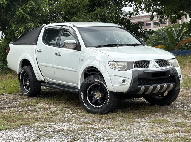 【VGT】2012 Mitsubishi TRITON 2.5 VGT 4X4 AUTO - 1