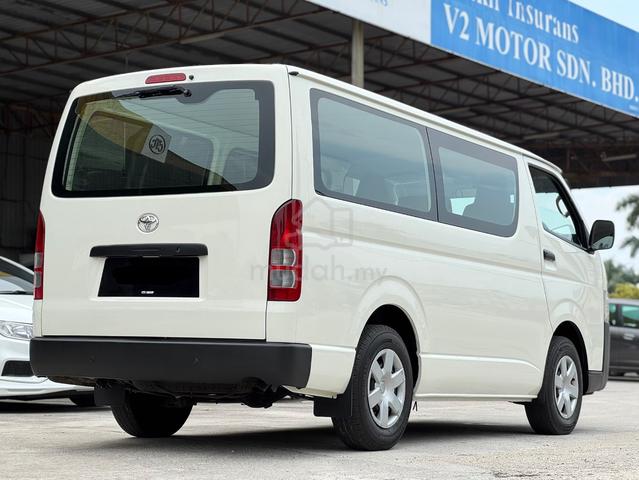 2023 Toyota HIACE 2.5 Window Van (M) FULL LOAN - 3
