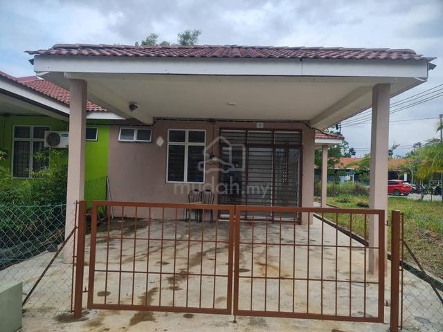 Hot Deal! Renovated Corner House–Strategic Location Near ECRL & UMP 2