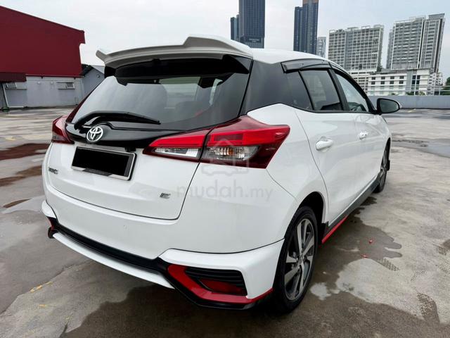 Toyota YARIS 1.5 E (A) - 4