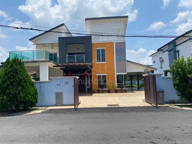 Bandar Springhill @ Jalan Springhill 11 bungalow house 5+1rooms 4baths 1