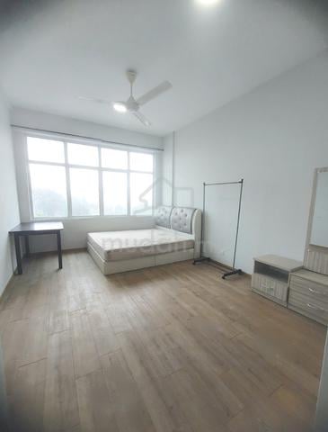 SPACIOUS Masteroom at JELUTONG near 📍LamWahEe 📍TheLightCity 📍Egate 1