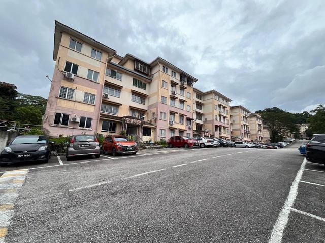 saujana apartment 1