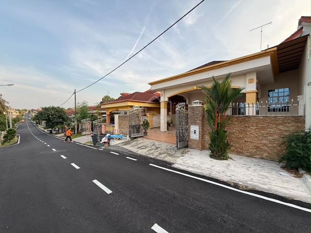 Kulai Kcc Single Storey Semid 40x93 Renovated Freehold Good Condition 1