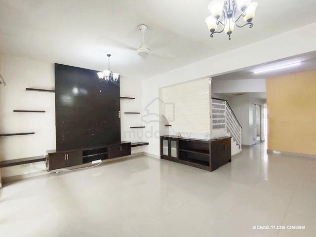 Full Extend 2.5 Storey 5R4B Taman Bukit Serdang BS4 MRT Seri Kembangan 1