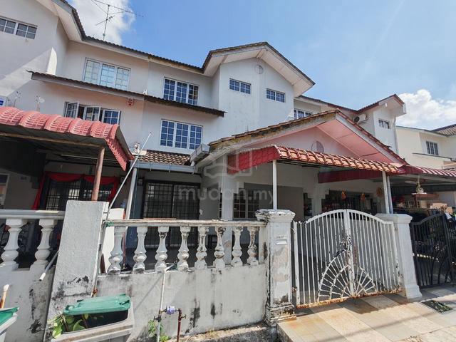2.5 Storey Terrace, Kampung Lapan 3 Bedrooms ( jln Kenanga ) Melaka 1