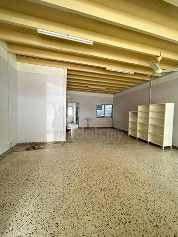 Pulau Tikus 2-Storey Terrace House 3+1-Bedrooms 1600sf Well Kept 1