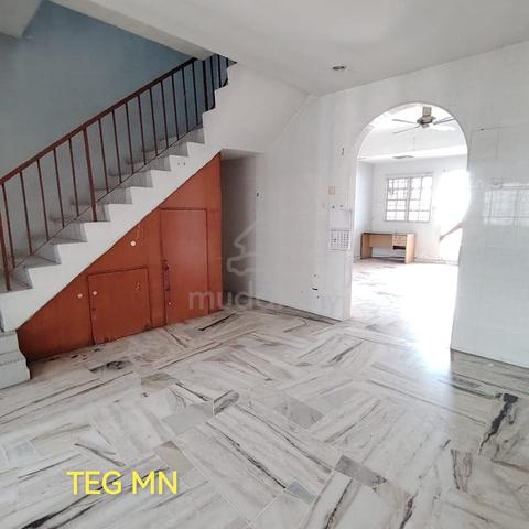 Taman Sentosa Shahbudin Double Storey House nearly public bank 1