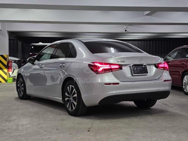 MEMORY SEAT/KEYLESS/2021 Mercedes Benz A180 1.3 SE - 2