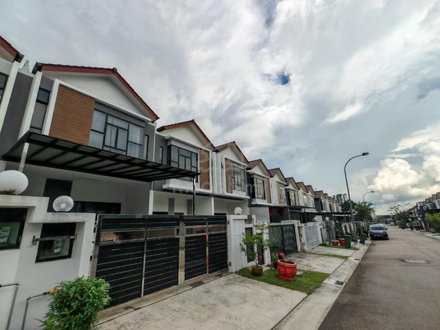 Bukit Indah 26 . Full Furnish 2Storey Good Condition with G&G 1