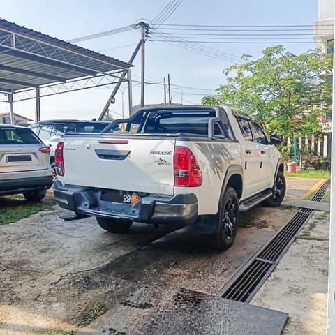 2020 Toyota HILUX 2.8 BLACK EDITION (A) - 2