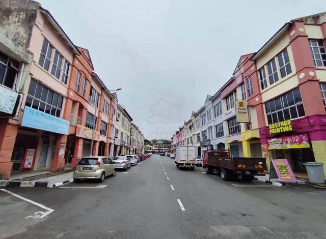 FULL LOAN Kota Tinggi Jalan Jaya 3 Storey Shoplot 1