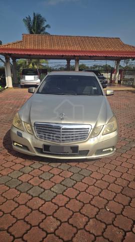 2010 Mercedes Benz E200 CGI BlueEFCY - 2