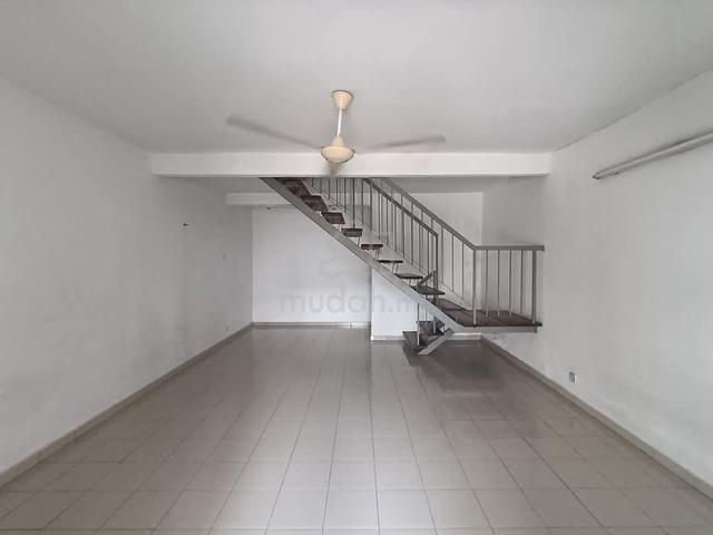 15x60 2sty Double Storey Terance House Bukit Serdang Seri Kembangan 1