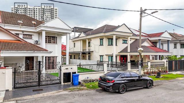 WELL MAINTAINED! Double Storey Semi-D (Avalon) Bukit Rahman Putra 1