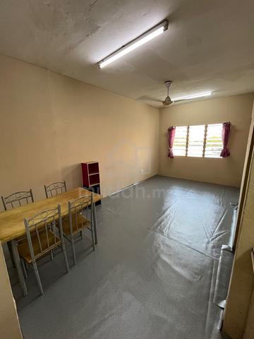 Rumah Pangsa Nilam Sari Flat 1