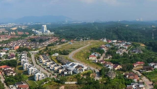 Bandar Seri Putra , Bangi – Bungalow Lot Hilltop  1