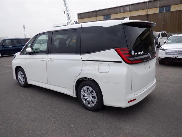 2022 Toyota NOAH 2.0 X MZRA95W (A) - 2