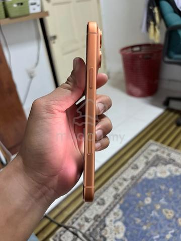 Iphone 17pro max 512gb under warranty until Mac 27 - photo 4 of 6