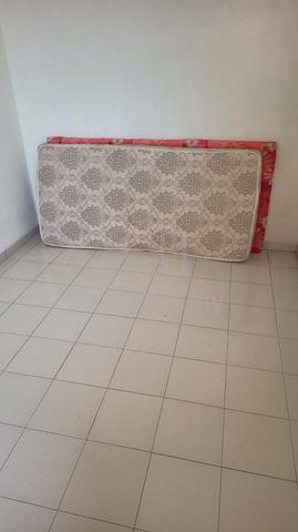Middle Room for rental Available 1