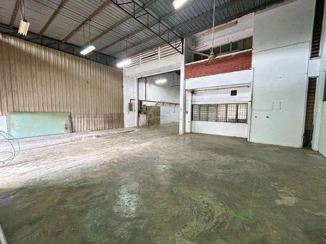 Johor Jaya 1.5 Storey Terrace Factory For Rent Fully Extended Covered 1