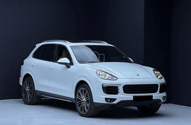 72K KM 2016 Porsche Cayenne 3.6 S TTurbo BrownInt - 1