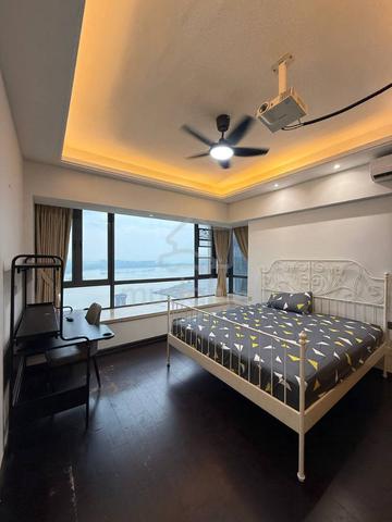 R&F Princess Cove / Master Room Seaview / Female Unit ! No Agent Fee 1