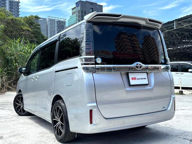 Toyota VOXY 2.0 X 8 Seater Leather seat 2.0x - 2