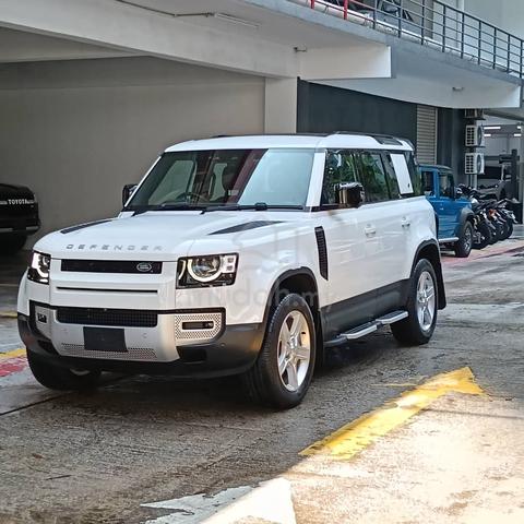 2023 Land Rover Defender 110 SE 2.0 P300 Low Milg - 2