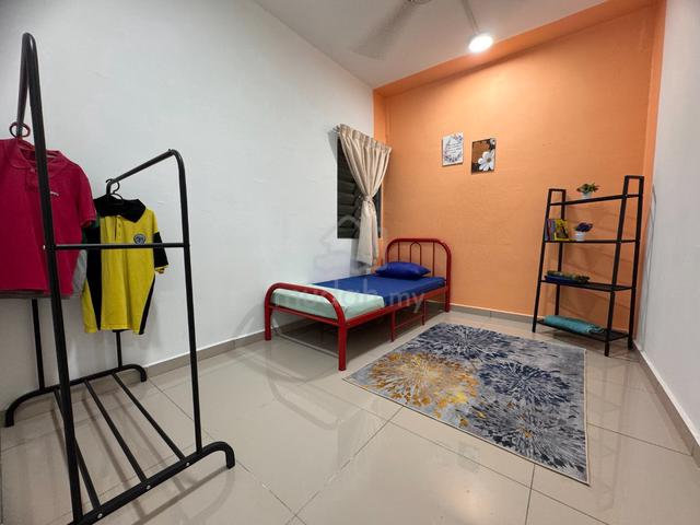 Bilik Single&Privacy-FREE Wifi,Near LRT-Bandar Utama,Tropicana,TTDI,PJ 1