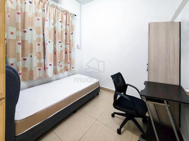 Room for rent Mile 5 1
