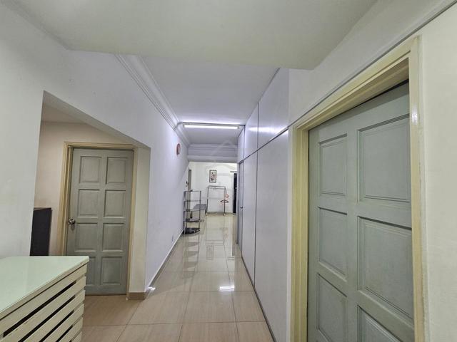 Putra Court 1