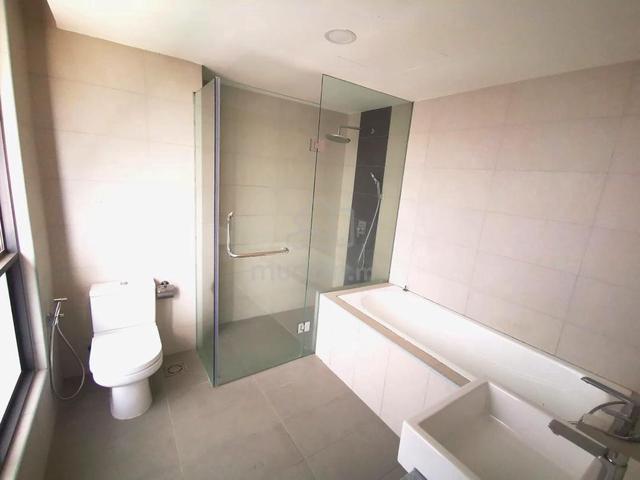 Sfera 4 rooms 4 bathrooms Taman Equine Putra Permai Seri Kembangan MRT 1