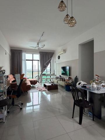 Molek Regency 1
