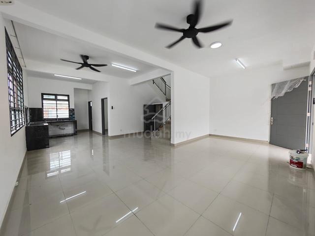 Rent /Austin Duta 4 /Brand New 2 Storey End Lot / Partial Furnished 1