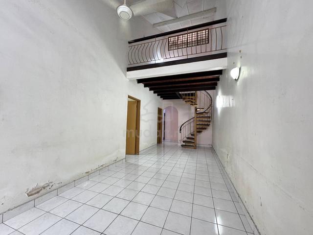 Taman Molek 1 Storey Terrace House For Sale Below Bank Value 1